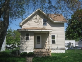 2405 5th Street, Moline, IL 61265