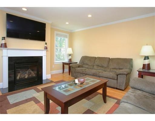 Burnett St #14, Jamaica Plain, MA 02130