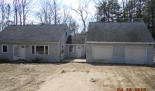 15 Oak Dr Raymond, NH 03077