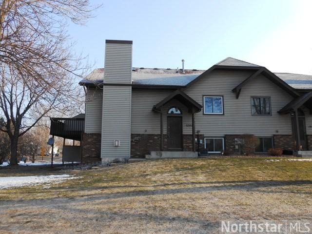 1253 Greenbriar Ct, Saint Paul, MN 55110