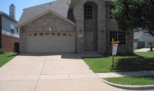 816 Gillon Drive Arlington, TX 76001