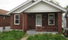 2745 Harrys Ln Saint Louis, MO 63114