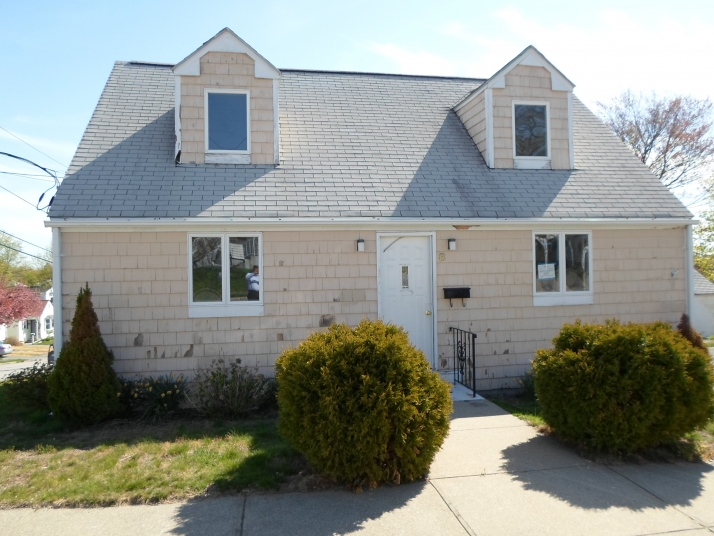 8 Fillmore St, Pawtucket, RI 02860