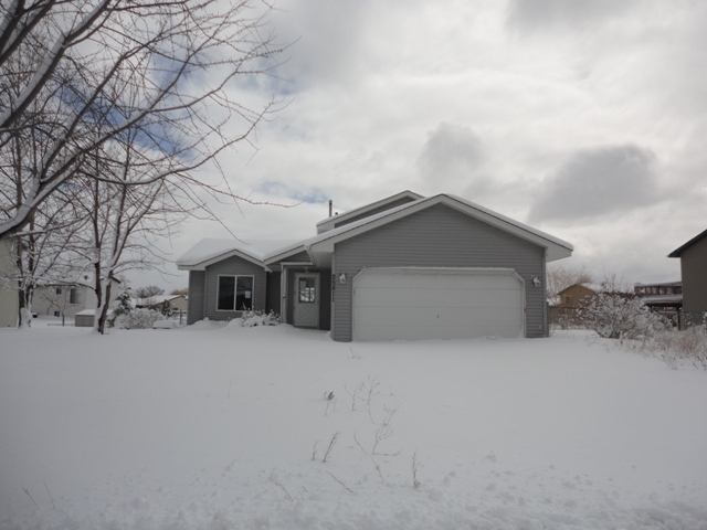 25811 11th St W, Zimmerman, MN 55398