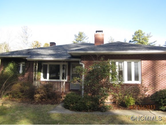817 Hebron Rd, Hendersonville, NC 28739