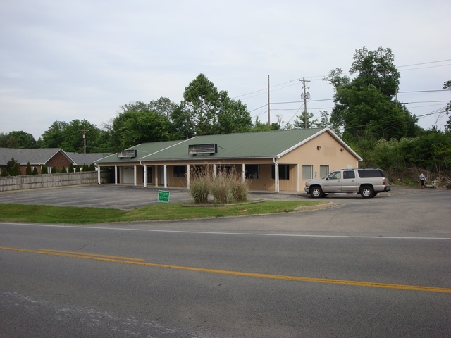 617 W Jefferson St - Hwy 146, La Grange, KY 40031