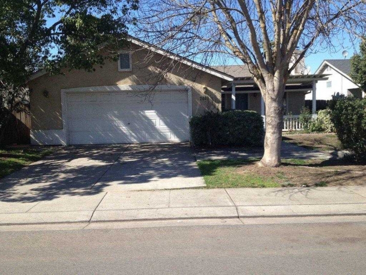 2401 Manhattan Way, Modesto, CA 95358