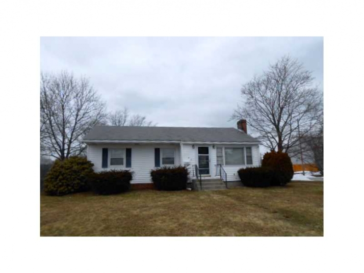 3 Commodore Ave, Warwick, RI 02888