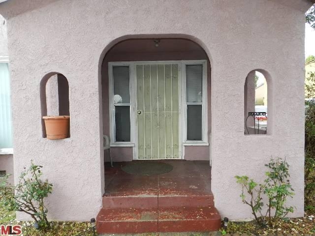 8800 Prince Ave, Los Angeles, CA 90002