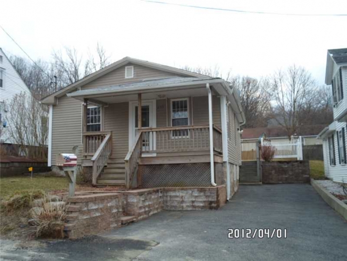 235 Oregon Ave, Woonsocket, RI 02895