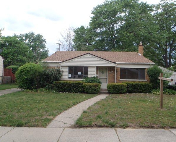 20043 Maplewood St, Livonia, MI 48152