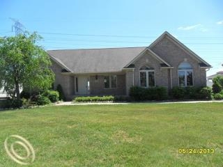 27071 Red Fox Trl, Flat Rock, MI 48134