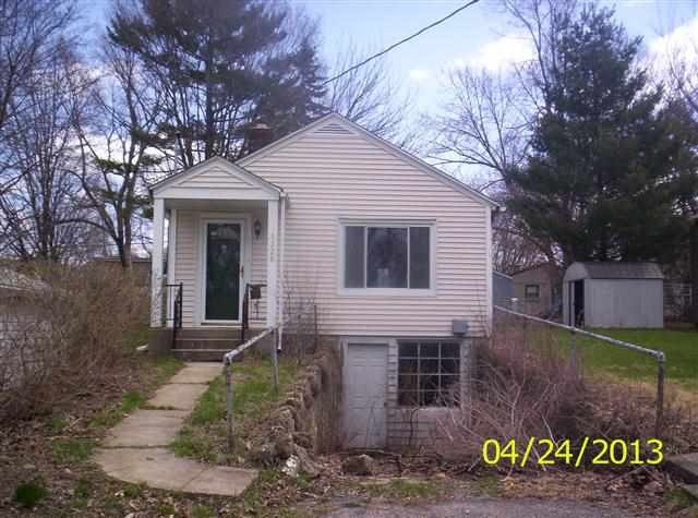 1326 25th St, Rockford, IL 61108