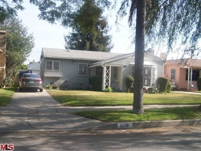 8910 Haas Ave, Los Angeles, CA 90047