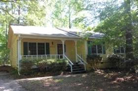 825 Live Oak Ln, Macon, GA 31220