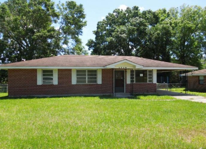 1718 Ave F, Bogalusa, LA 70427