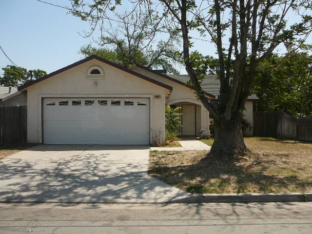 2981 S Clara Avenue, Fresno, CA 93706