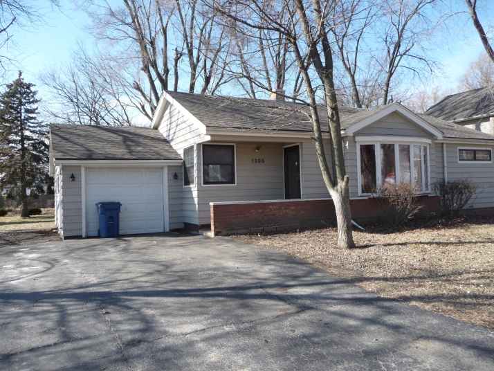 1395 5th St, Montgomery, IL 60538