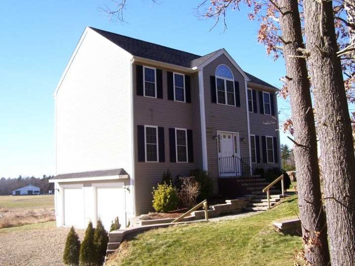68 Walnut St, Halifax, MA 02338
