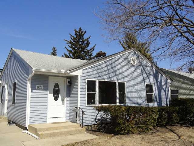 835 Spruce St, Aurora, IL 60506