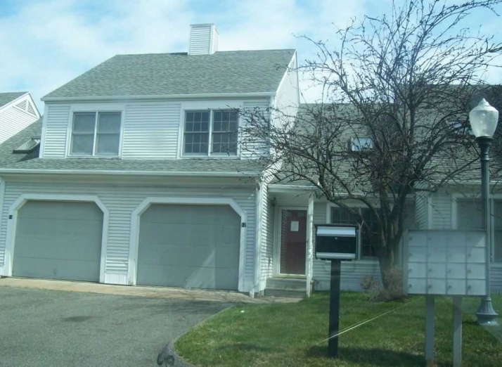 169 Main St Apt 12, West Springfield, MA 01089
