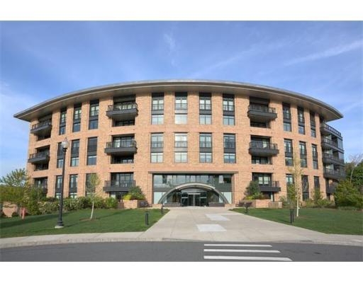 Beacon #308, Chestnut Hill, MA 02467