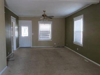 712 Ashland Ave, Chariton, IA 50049