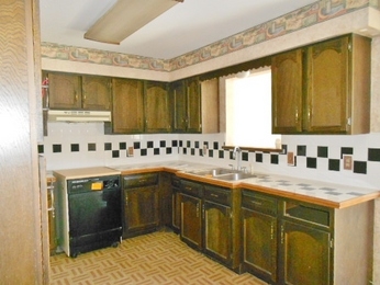 8149 W Carpenter Rd, Flushing, MI 48433
