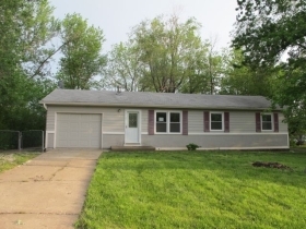 503 W Nichols St, Spring Hill, KS 66083