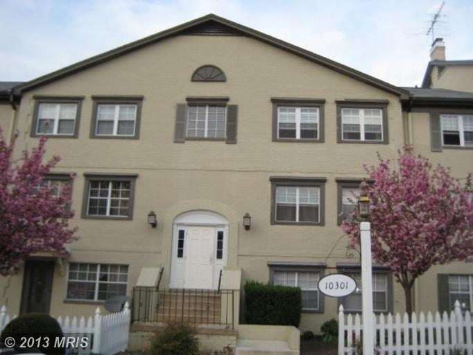 10301 45th Pl Apt 104, Beltsville, MD 20705