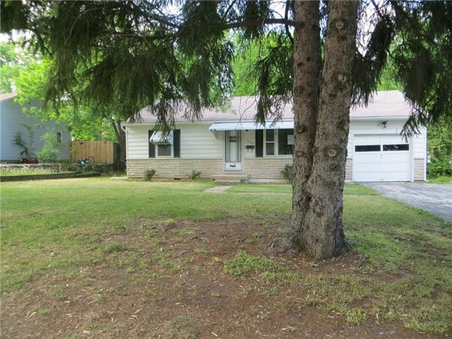 906 NE 67th St, Kansas City, MO 64118