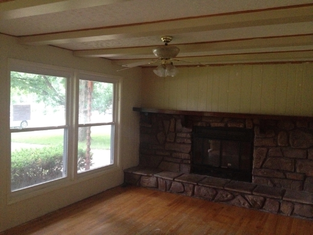 1 Ronald Drive, Saint Charles, MO 63304