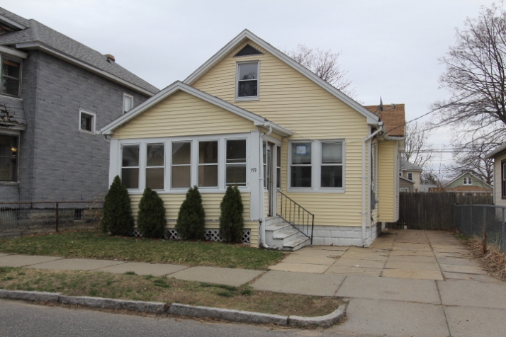 119 Littleton St, Springfield, MA 01104