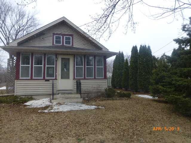 1015 8th St Sw, Faribault, MN 55021