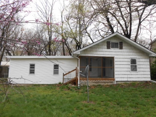 4724 Neosho Ave, Mission, KS 66205