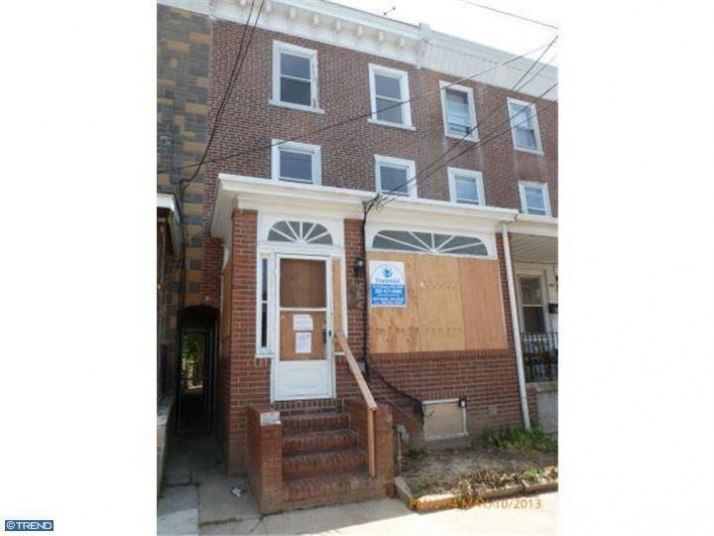 207 S 5th St, Darby, PA 19023