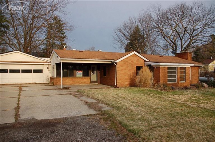 5172 1 2 Pasadena Ave, Flushing, MI 48433