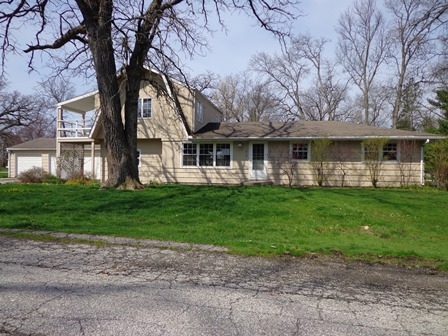 218 Hickory Pl, Lowell, IN 46356