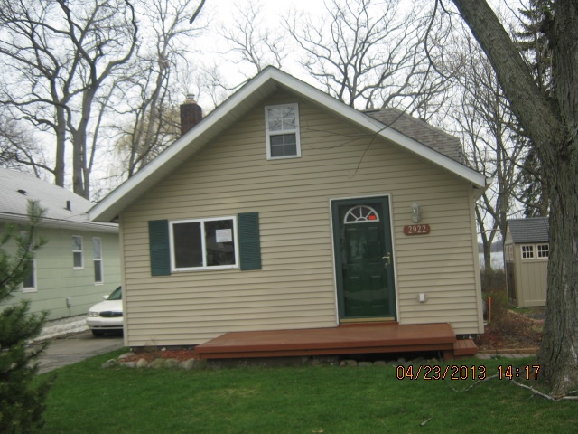 2922 Elba Ave, Waterford, MI 48329