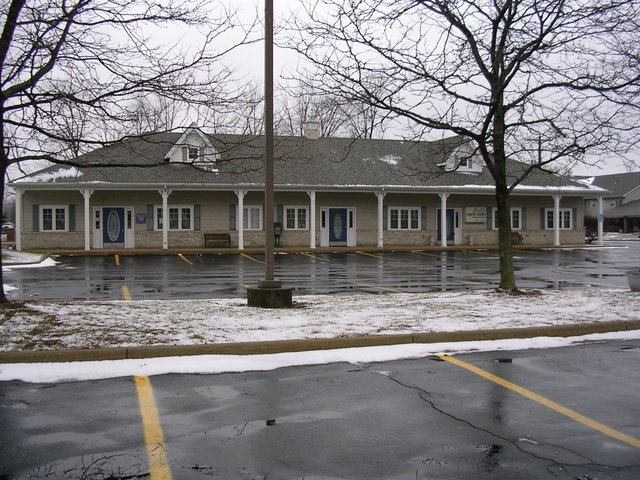 8772 Macomb Street, Grosse Ile, MI 48138