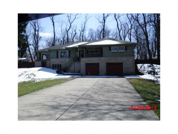 425 Valley Lane, Greenwood, IN 46142