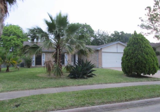 15634 Sierra Valle Dr, Houston, TX 77083