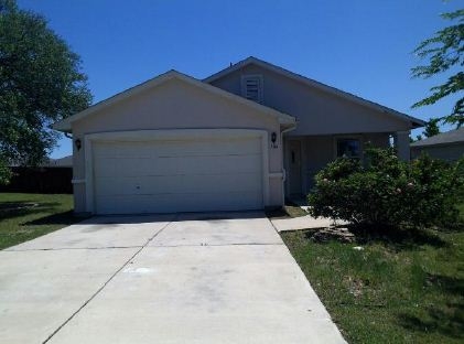 904 Municipal Dr, Leander, TX 78641