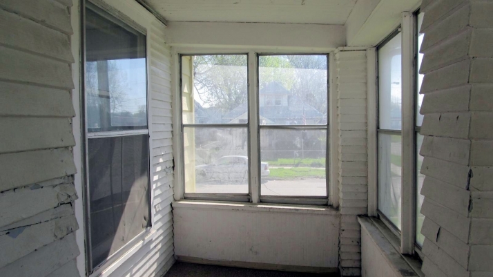 2302 Manderson Str, Omaha, NE 68110