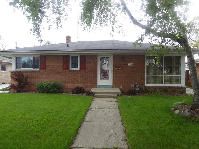 1012 Carlton Dr, Racine, WI 53402