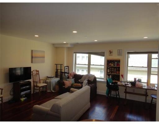 West 7th Street #404, Boston, MA 02127