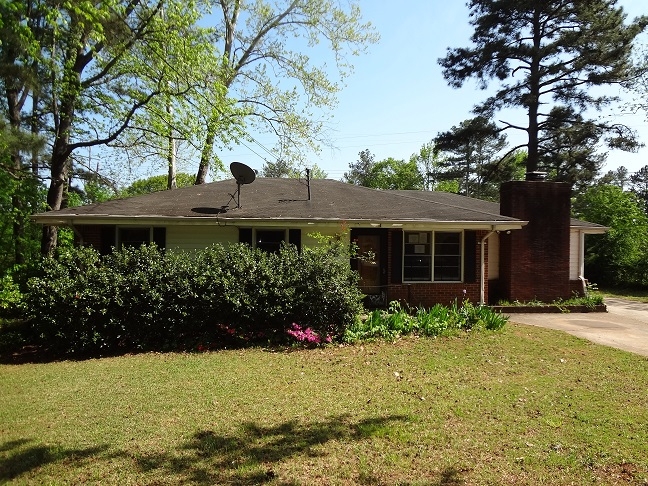 861 Oakdale Dr, Forest Park, GA 30297