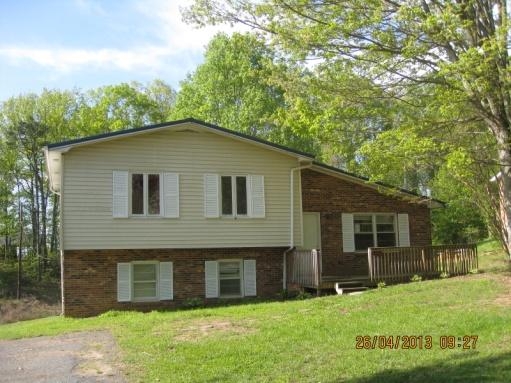 242 Western Carolina Dr, Mount Airy, NC 27030