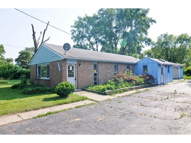 624 Benny Ave, Waukegan, IL 60085