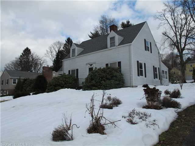 74 Dryden Dr, Meriden, CT 06450